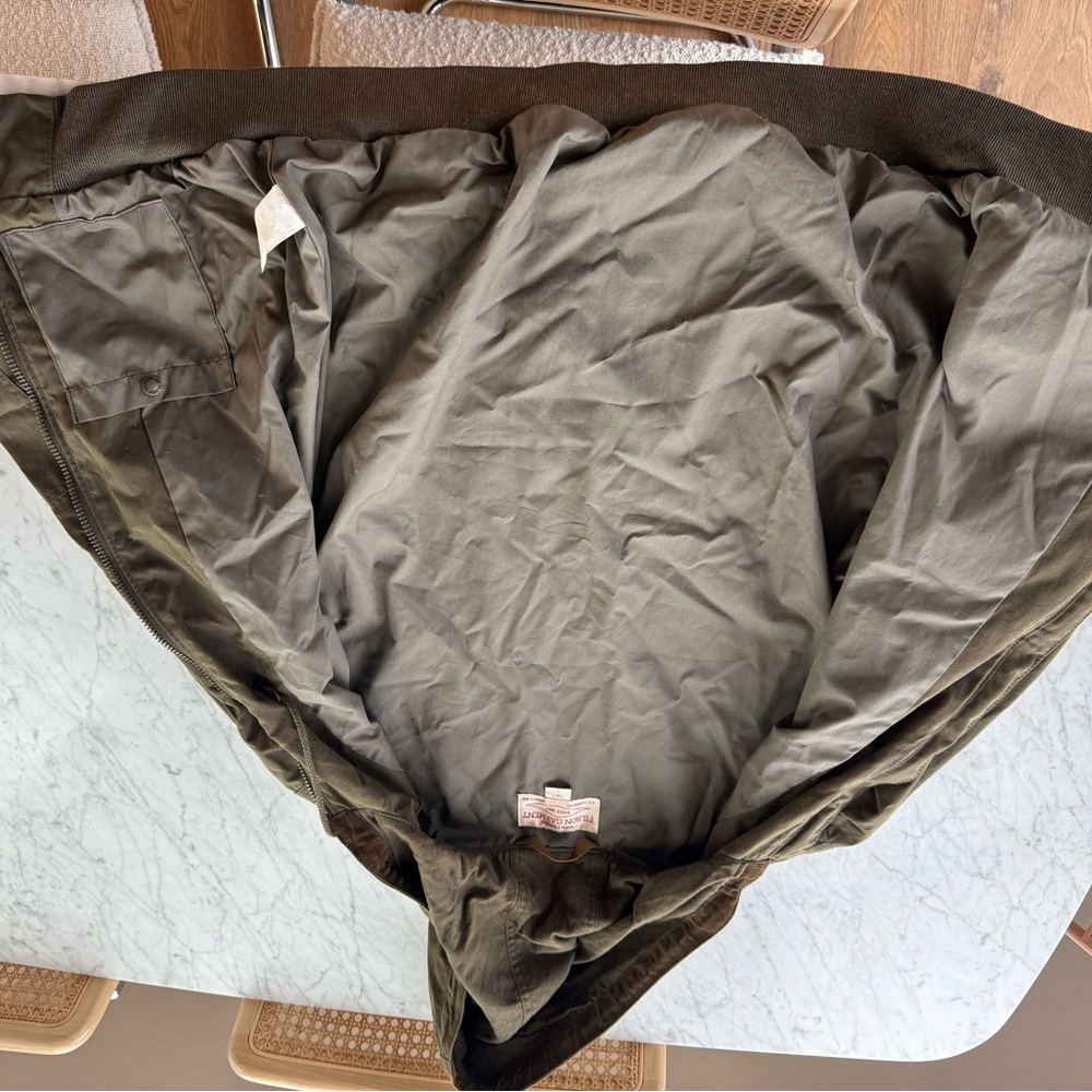 Filson men’s Dark Olive Cargo jacket - Picture 5 of 6